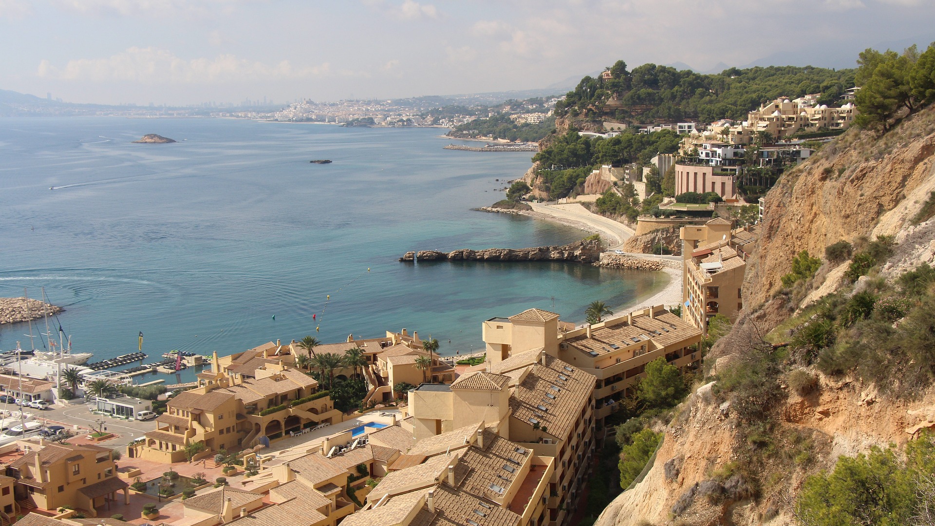 Is Costa Blanca Worth a Visit: Is It A Dream Destination?