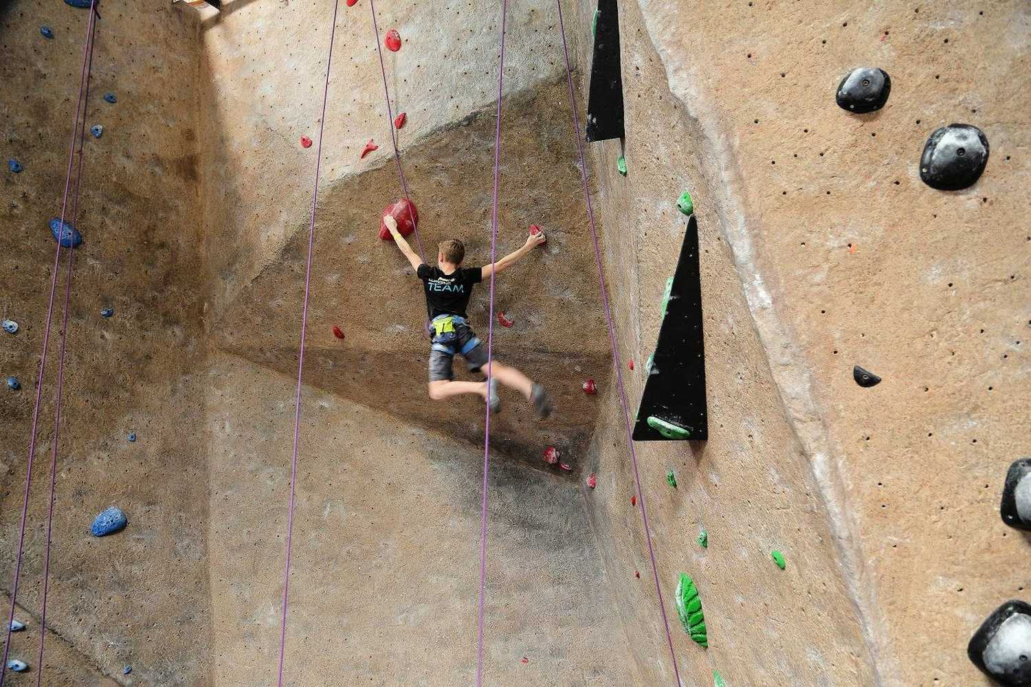 Vertical Hold Rock Climbing Gym San Diego photo 1