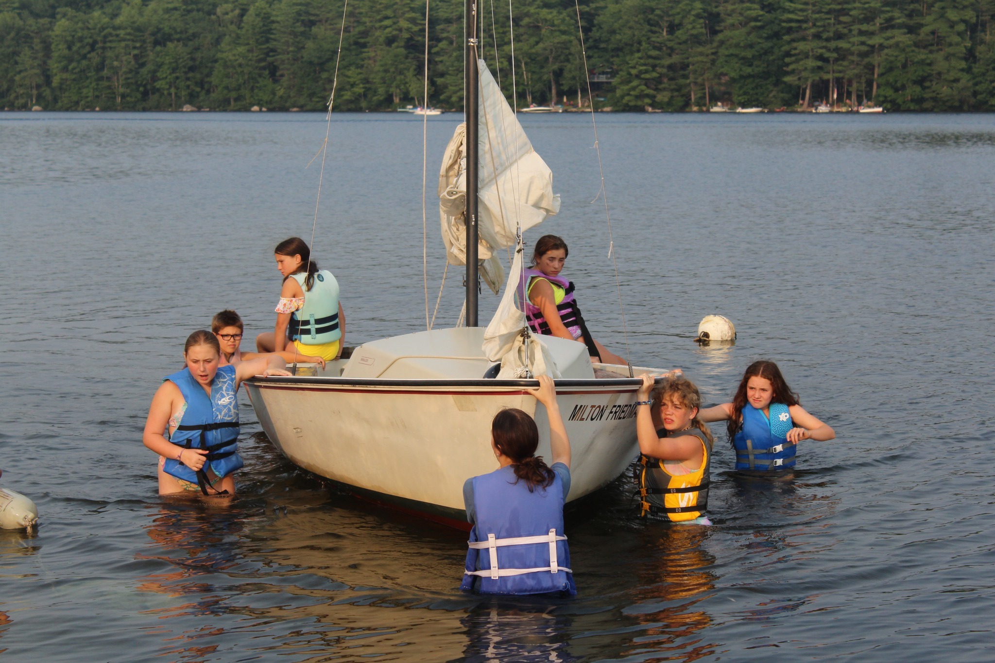 Slovenski Camps: Athena Girls Camp