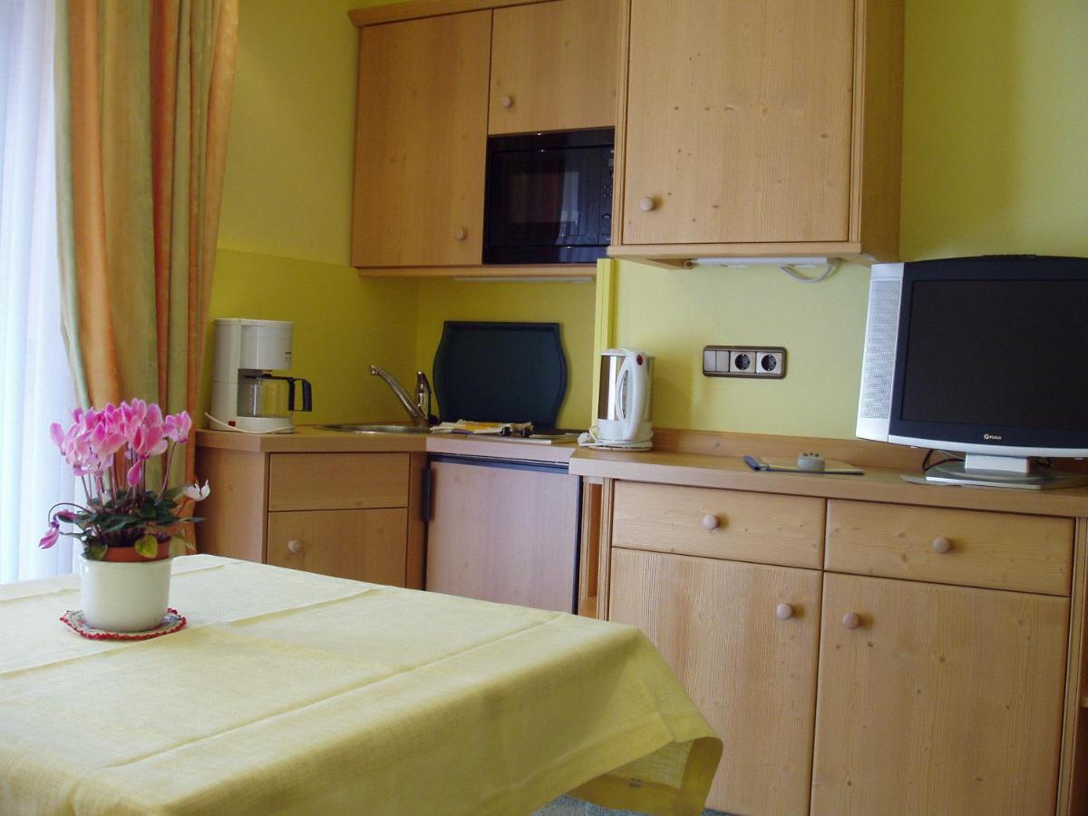 Gästehaus zur Färbe Apartments photo 1