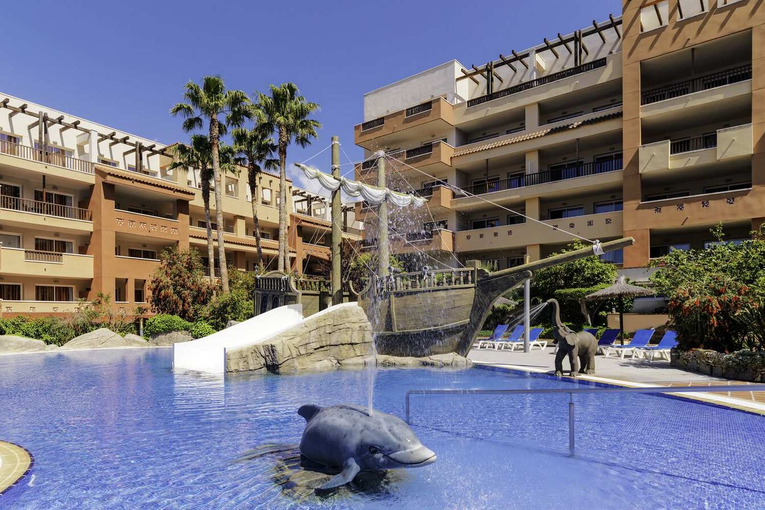 H10 Mediterranean Village