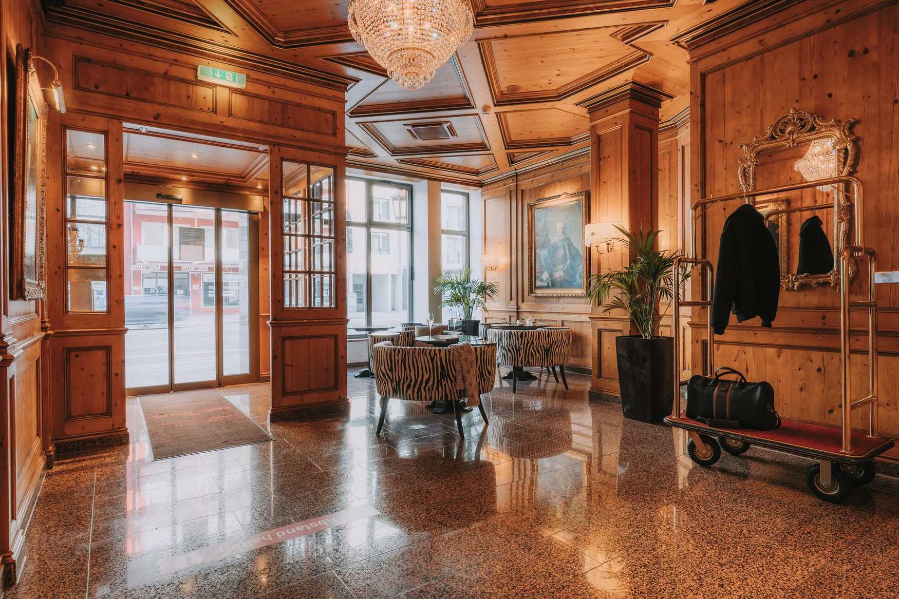 King's Hotel Center Superior