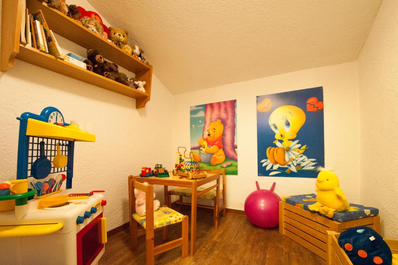 Ferienwohnungen Kröll - Appartements Viktoria und Landhaus Maria photo 1