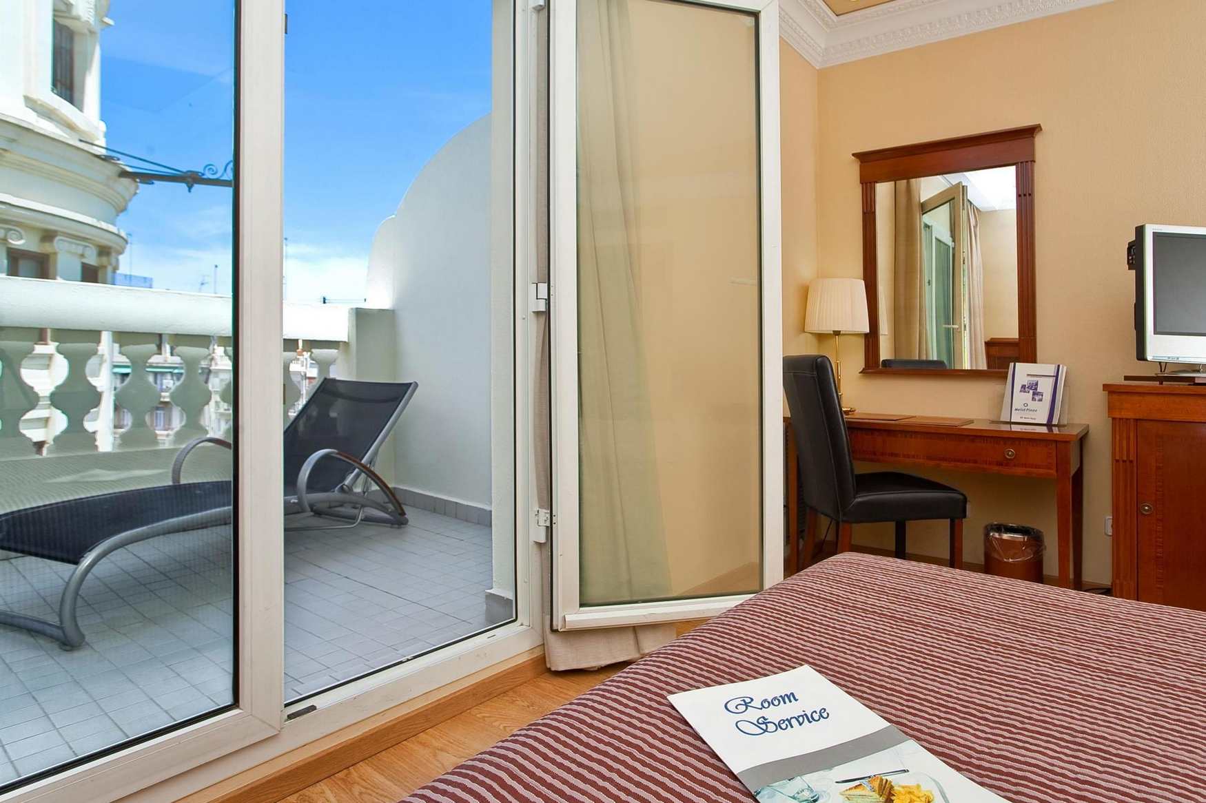 Melia Plaza Valencia photo 1