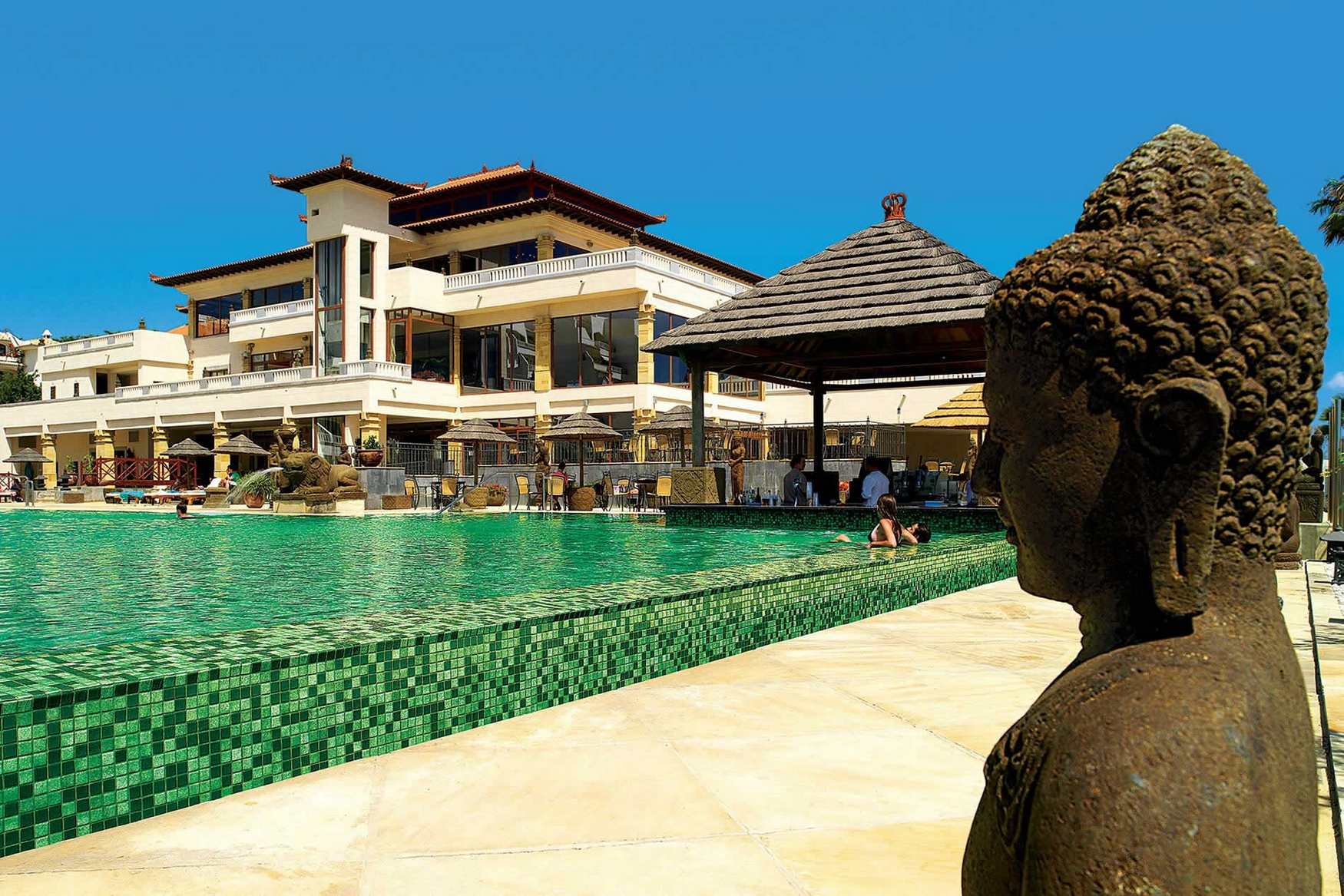 Regency Country Club, Apartments Suites