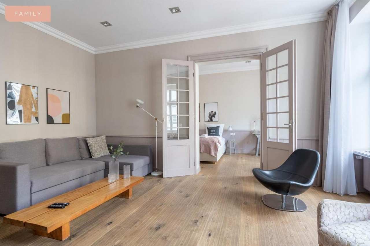 Schoenhouse Apartments photo 1