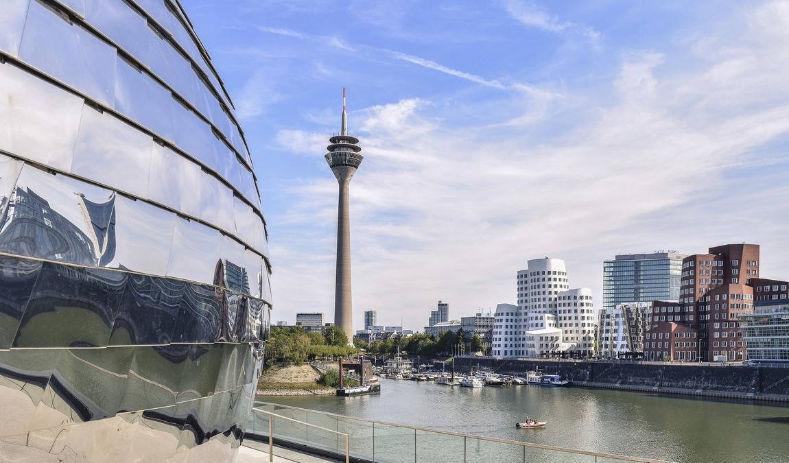 düsseldorf in october photo 1