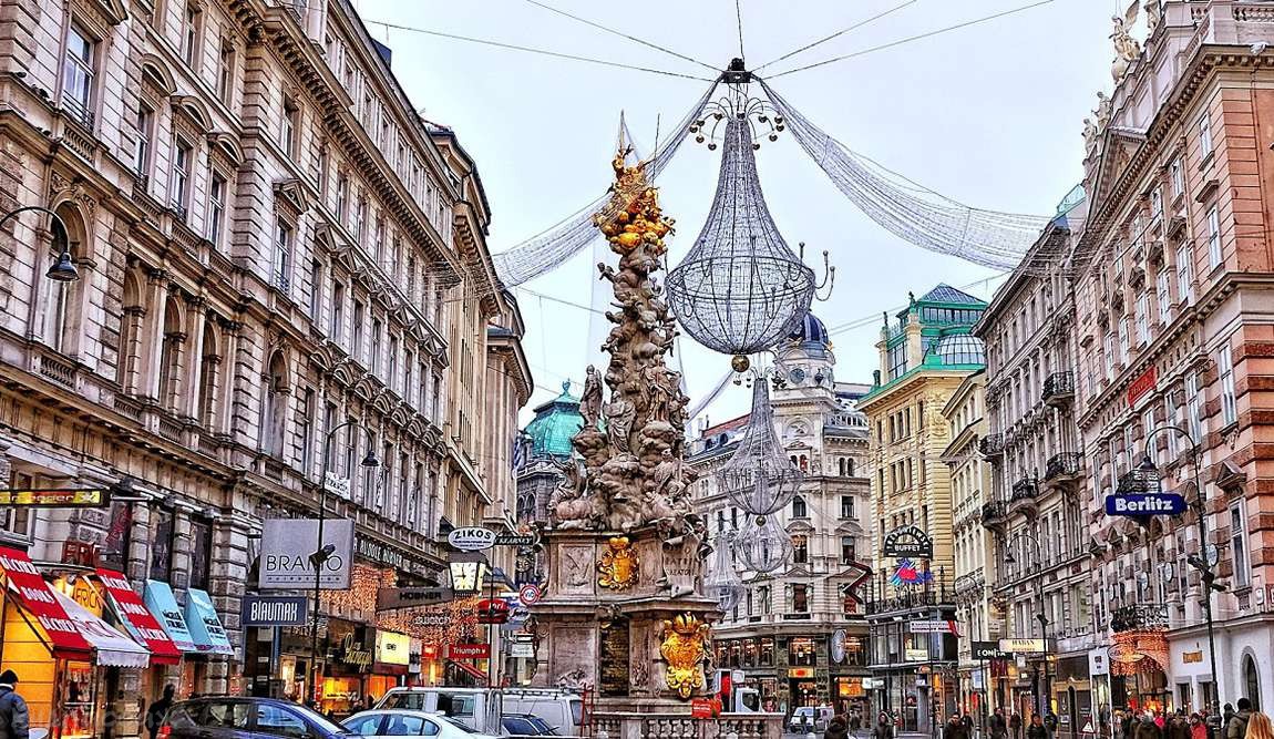 vienna in december photo 2