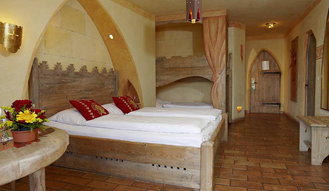 kids' theme rooms in hotels: comfort and fun photo 8