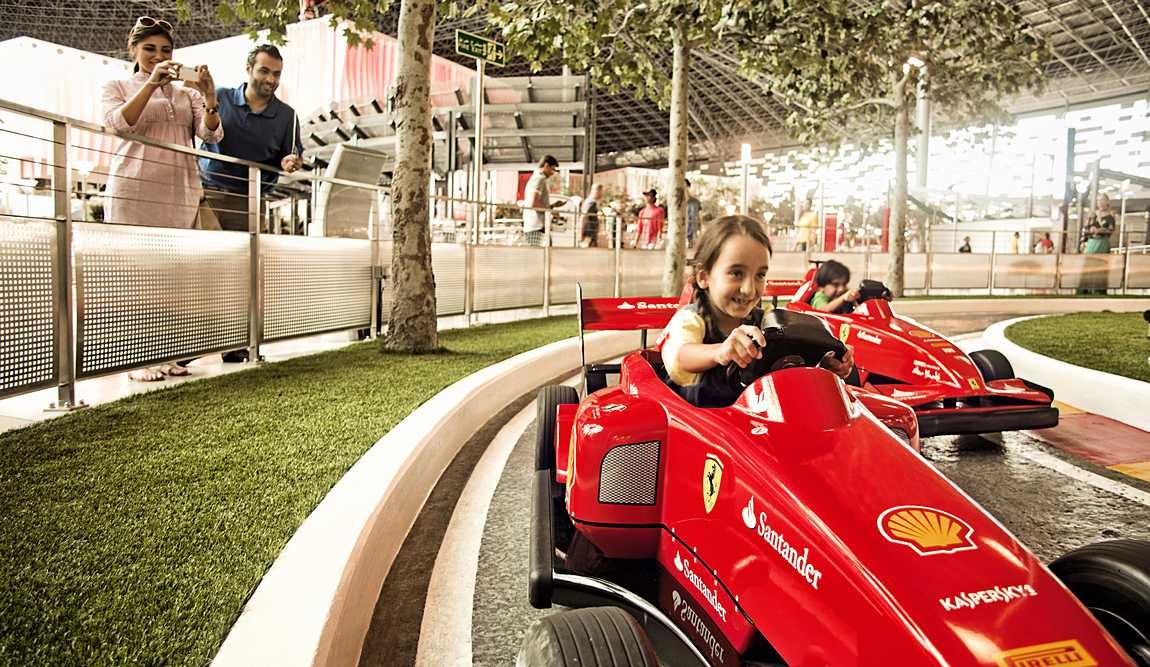 top 10 destinations to travel in may: amusement parks photo 11