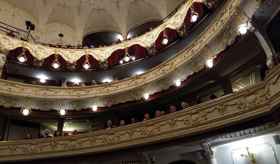 city theatre photo 1