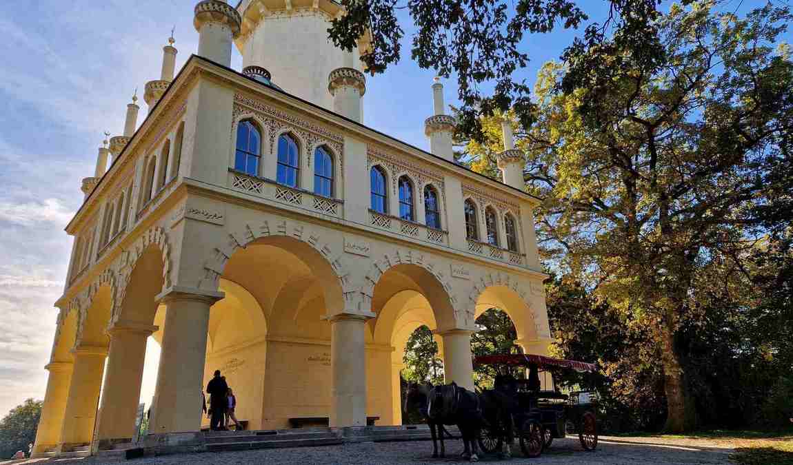 lednice castle photo 14