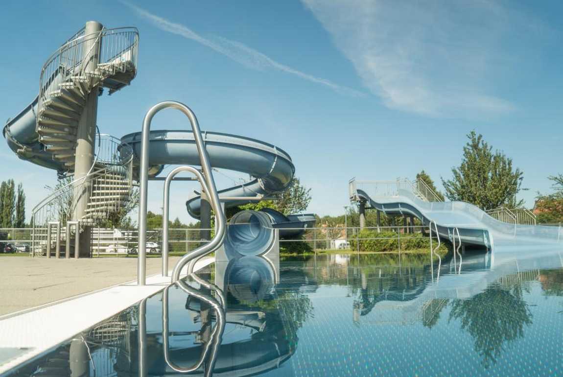 swimming pool louka photo 3