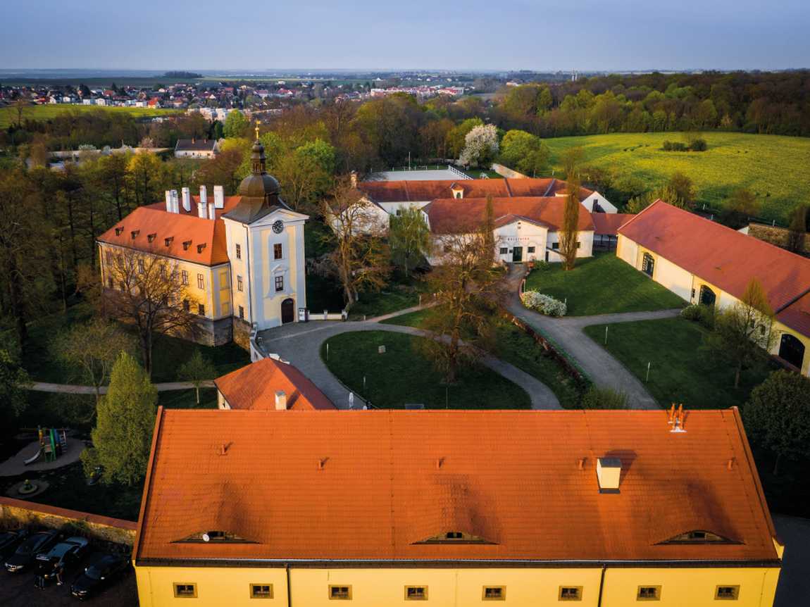 ctěnice castle photo 1