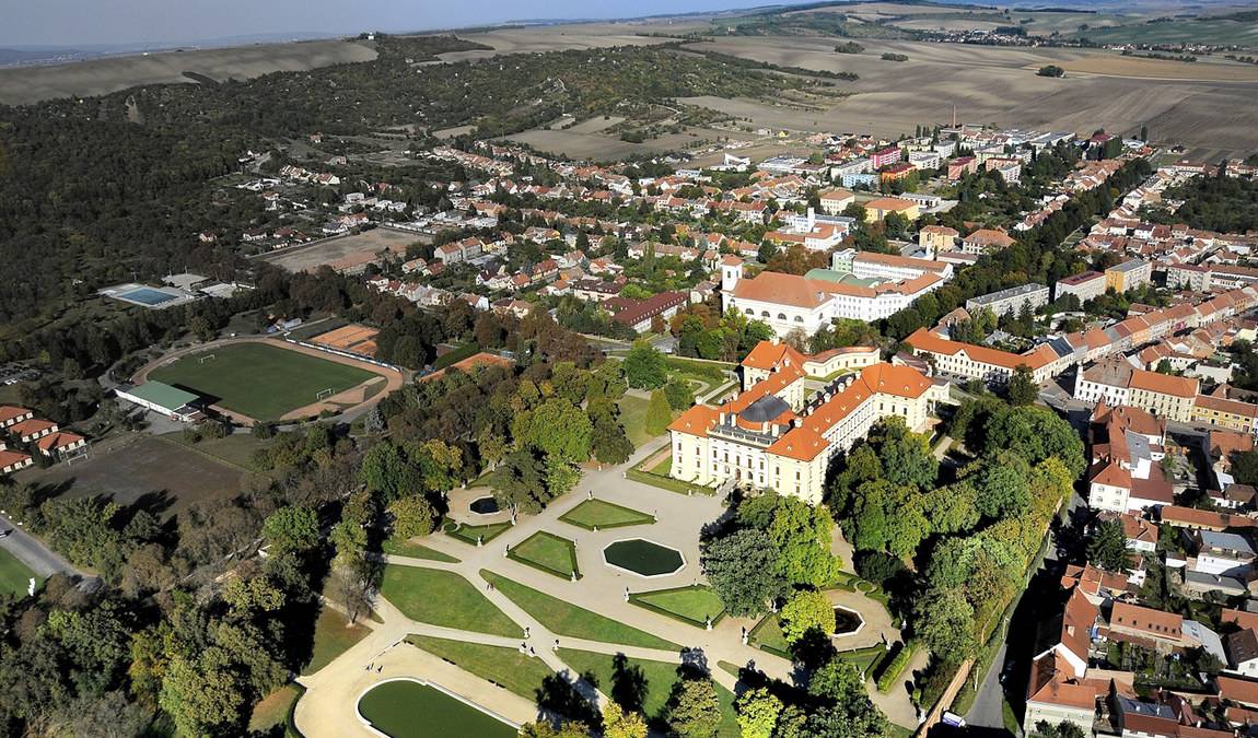 slavkov castle photo 10