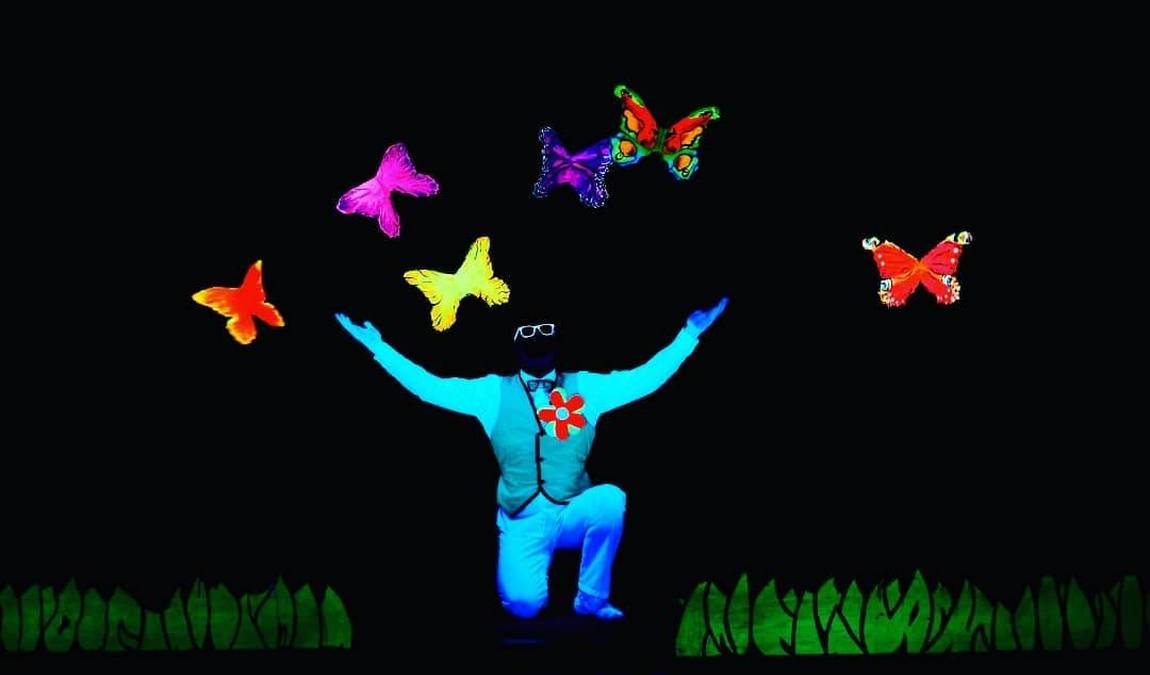 wow black light theater photo 2