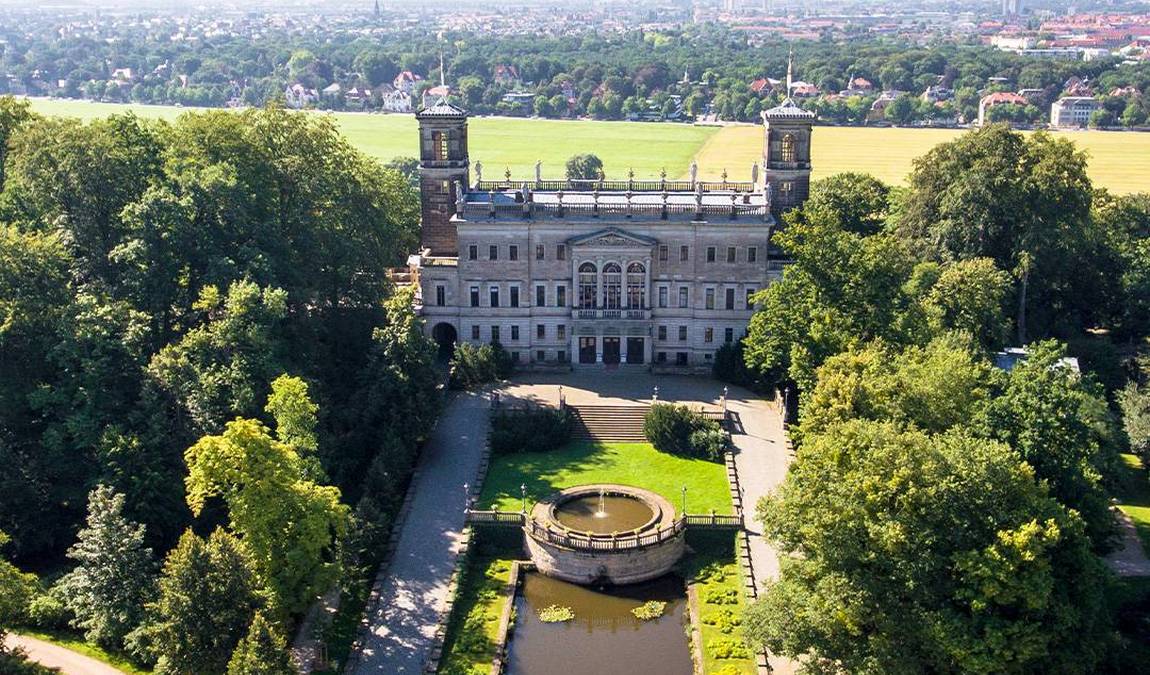 albrechtsberg  palace photo 3