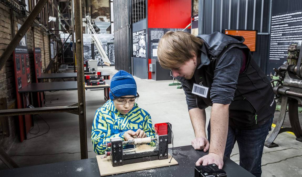 the small world of technology u6 photo 5