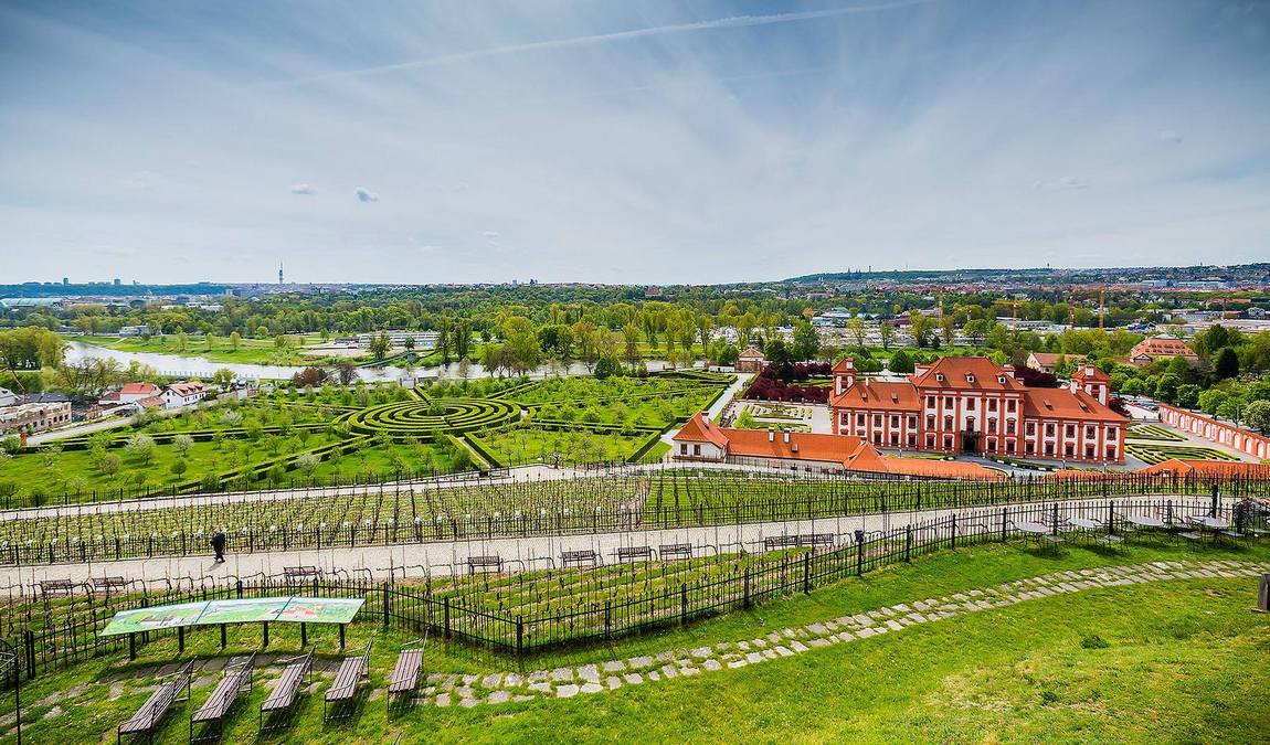 troja chateau photo 2