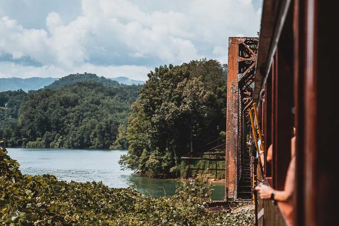 great smoky mountain railroad photo 2