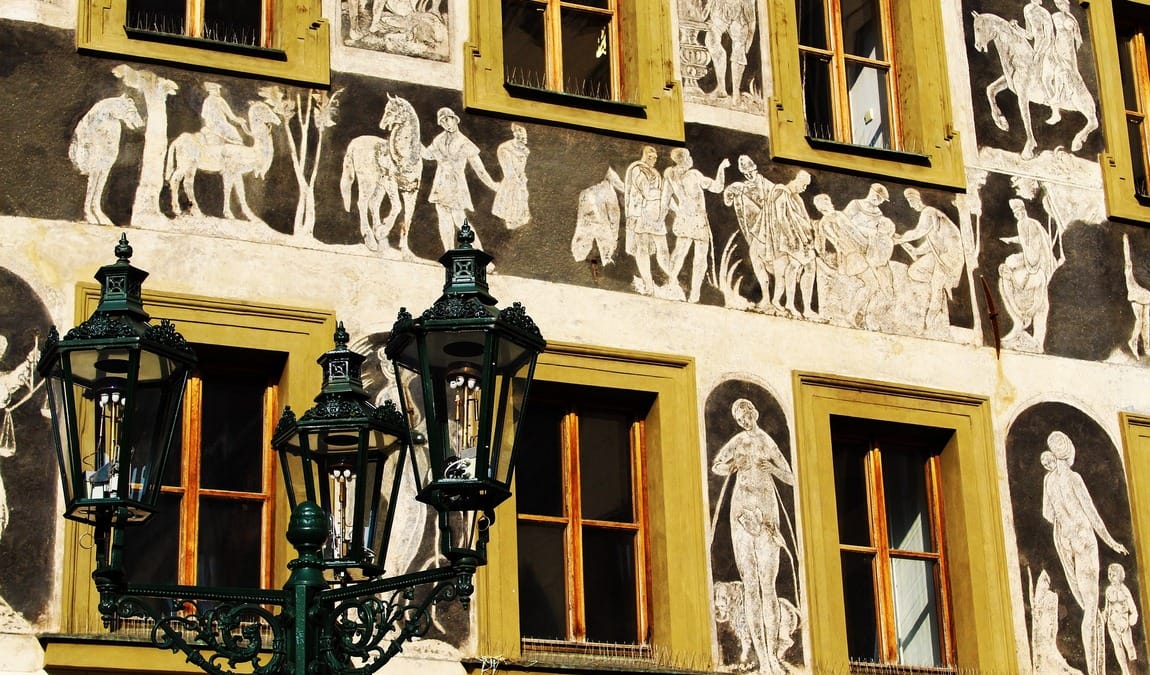 the house at the minute photo 3