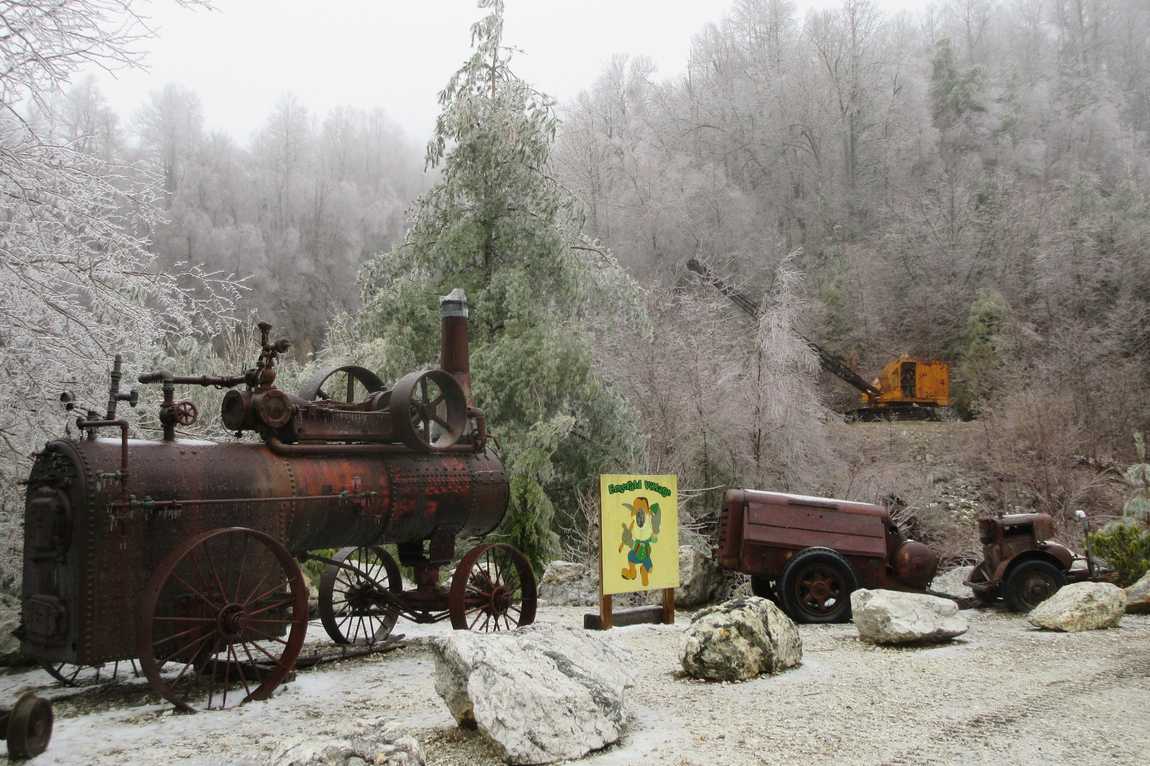 emerald village photo 4