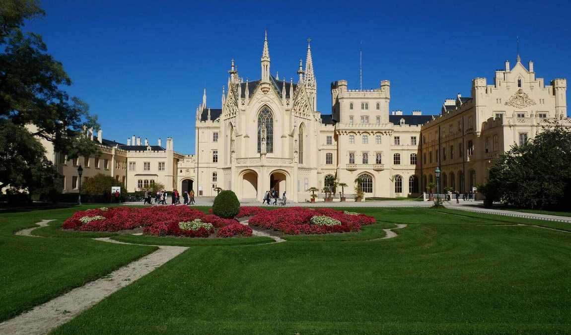 lednice castle photo 8