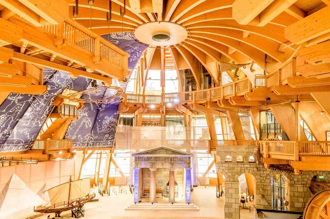 jahrtausendturm (millennium tower) photo 2