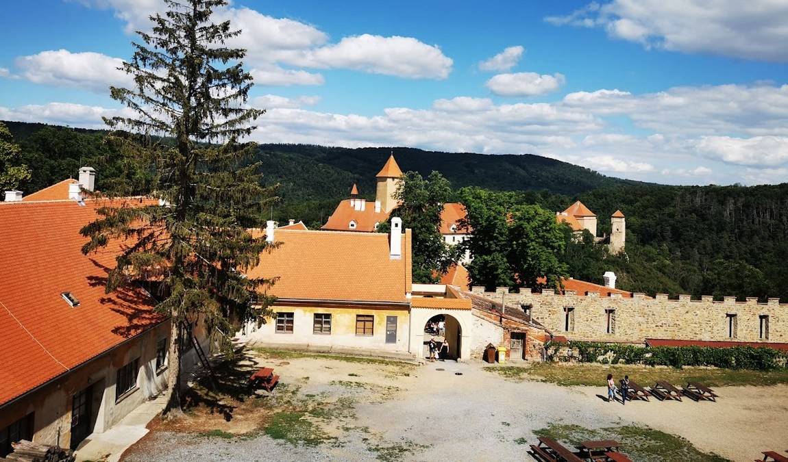 veveri castle photo 1