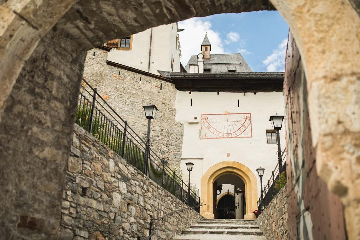 mauterndorf castle photo 1