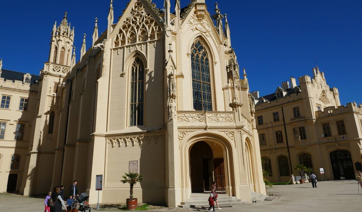 lednice castle photo 3