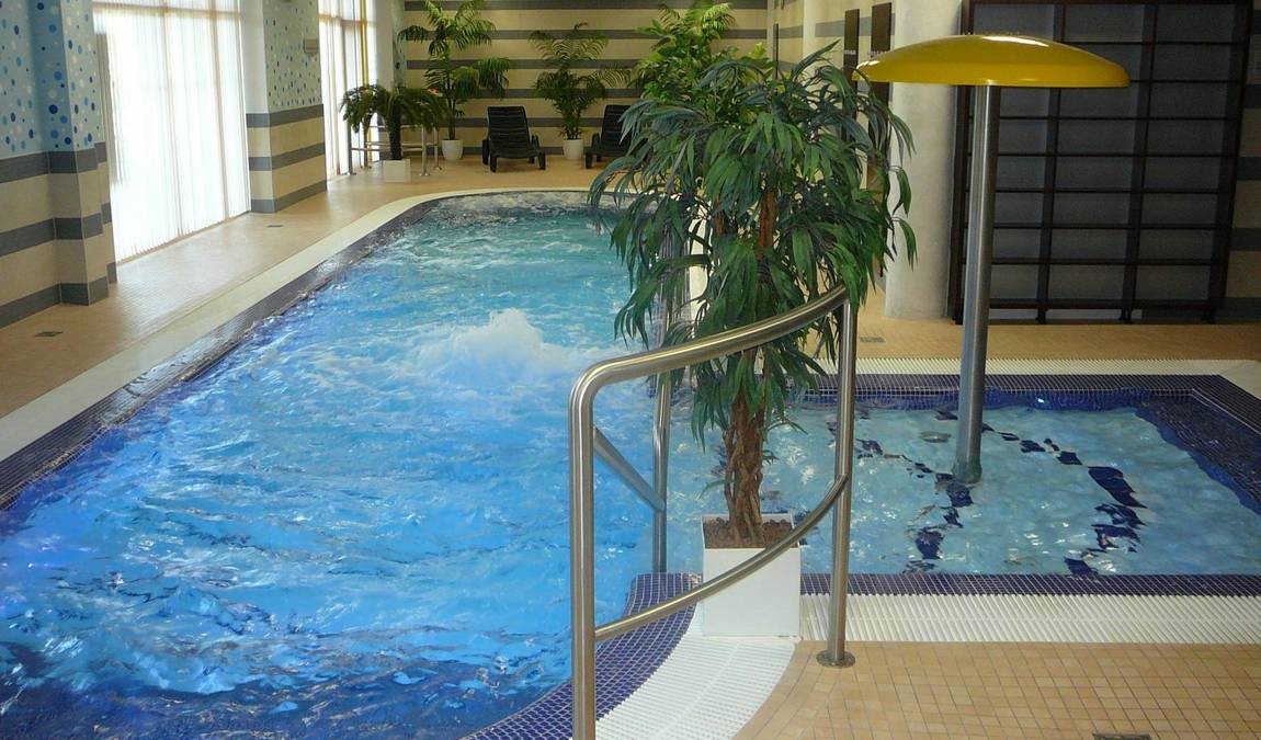 swimming pool flosna photo 3