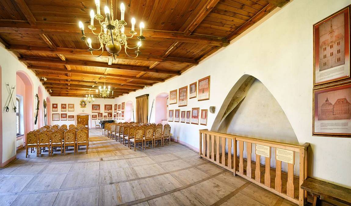 loket castle photo 6