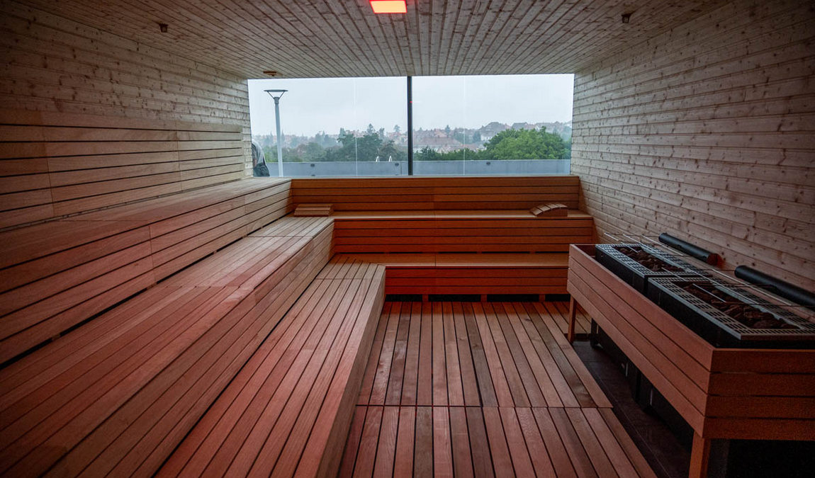 swimming pool kravi hora photo 9