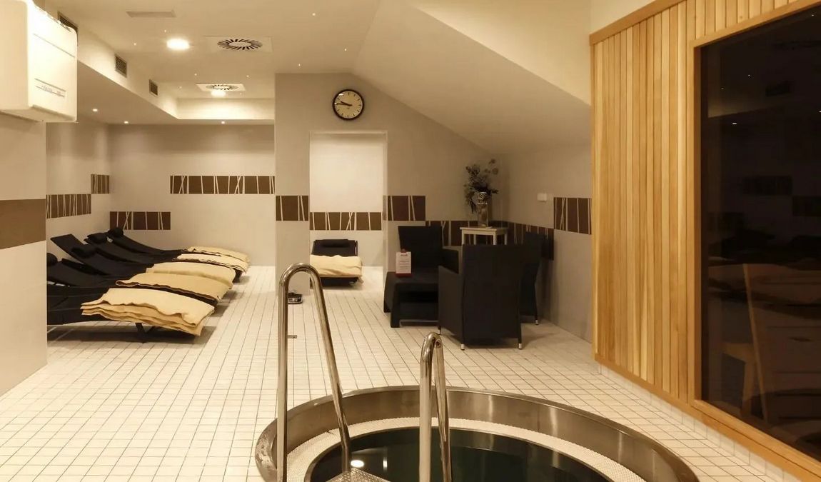 swimming stadium podoli photo 8