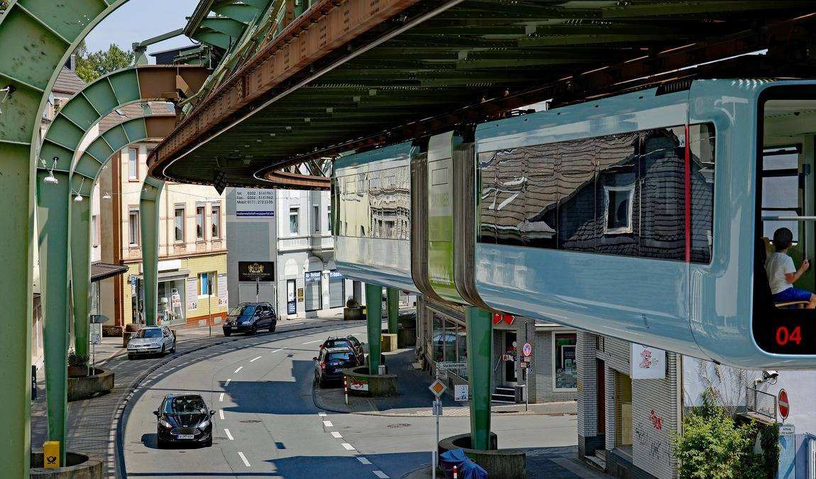 wuppertal suspension railway photo 2