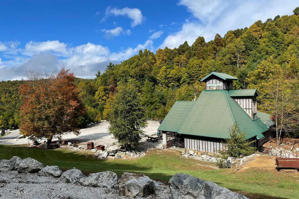 emerald village photo 3