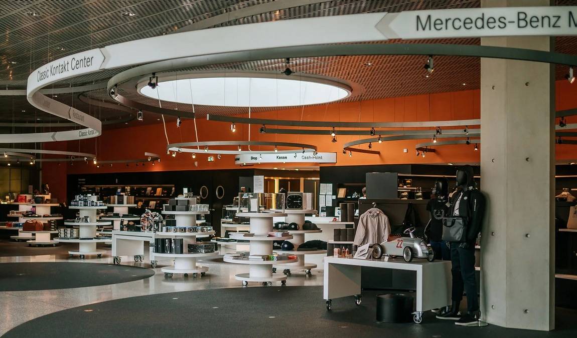 mercedes-benz museum photo 6