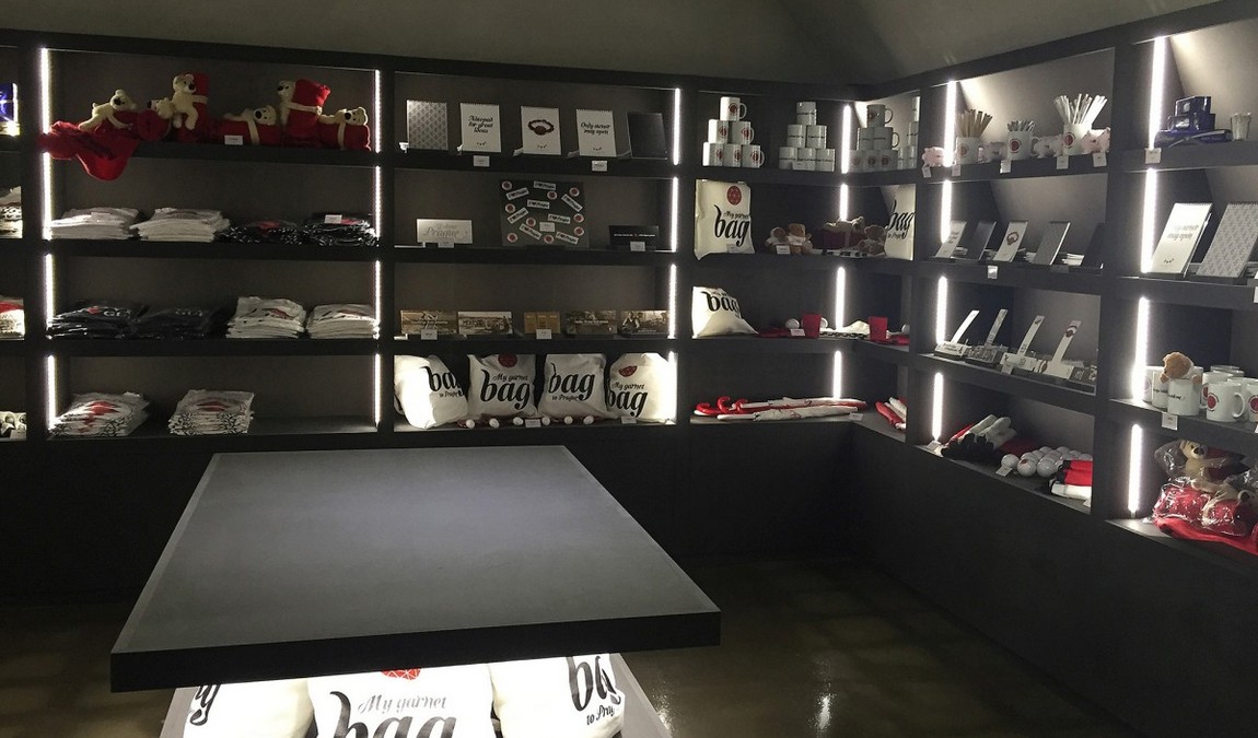 czech garnet museum photo 6