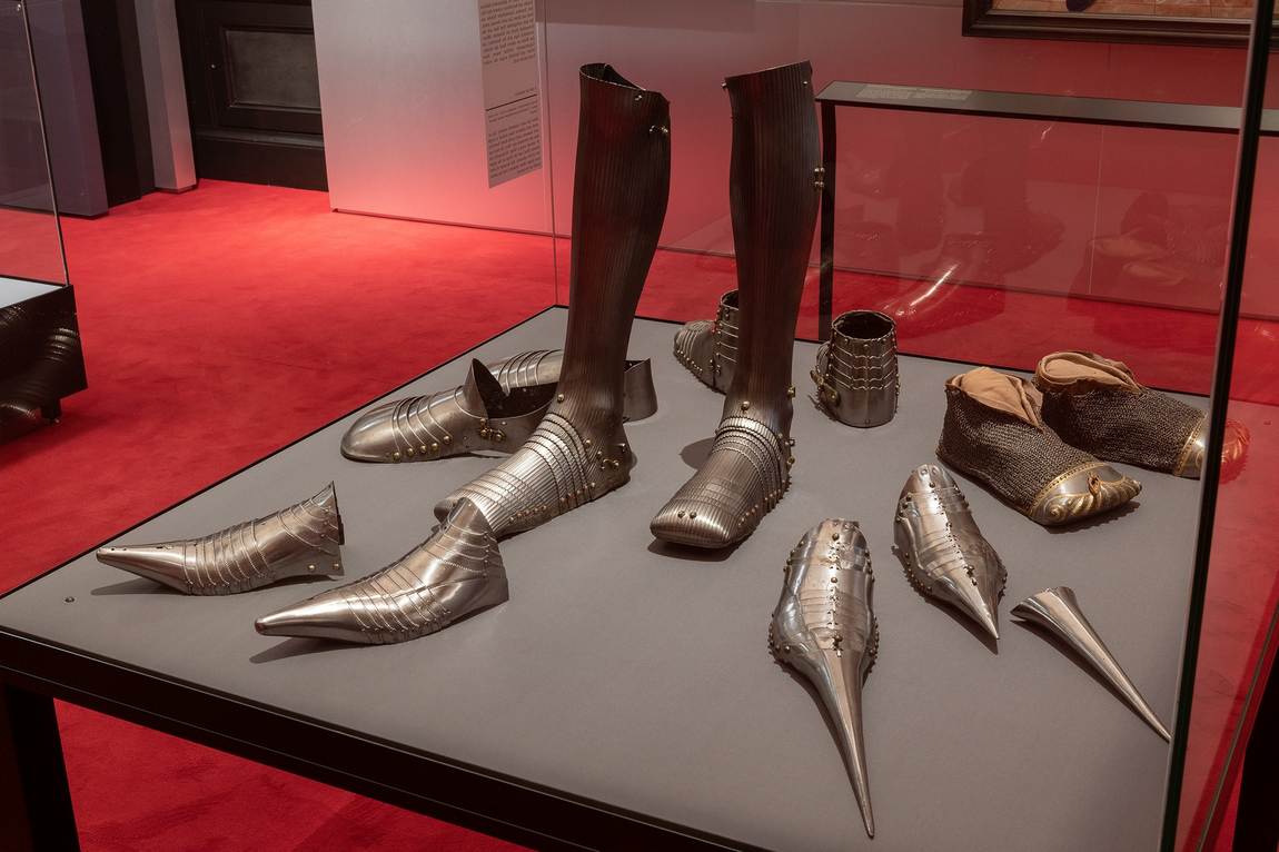 vienna´s imperial treasury and armoury photo 4