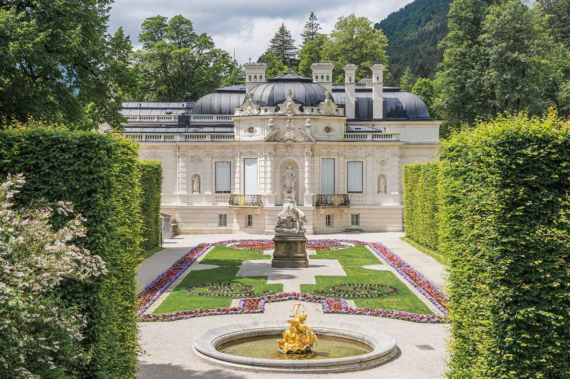 linderhof palace photo 1