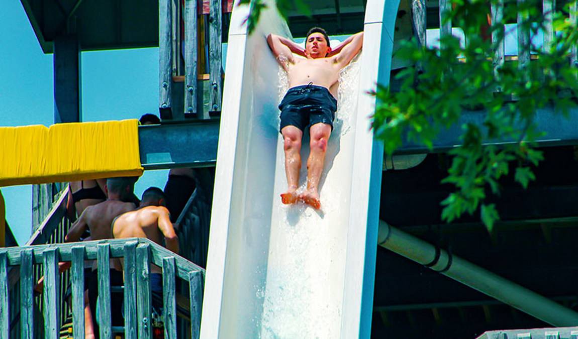 wet 'n wild emerald pointe photo 3