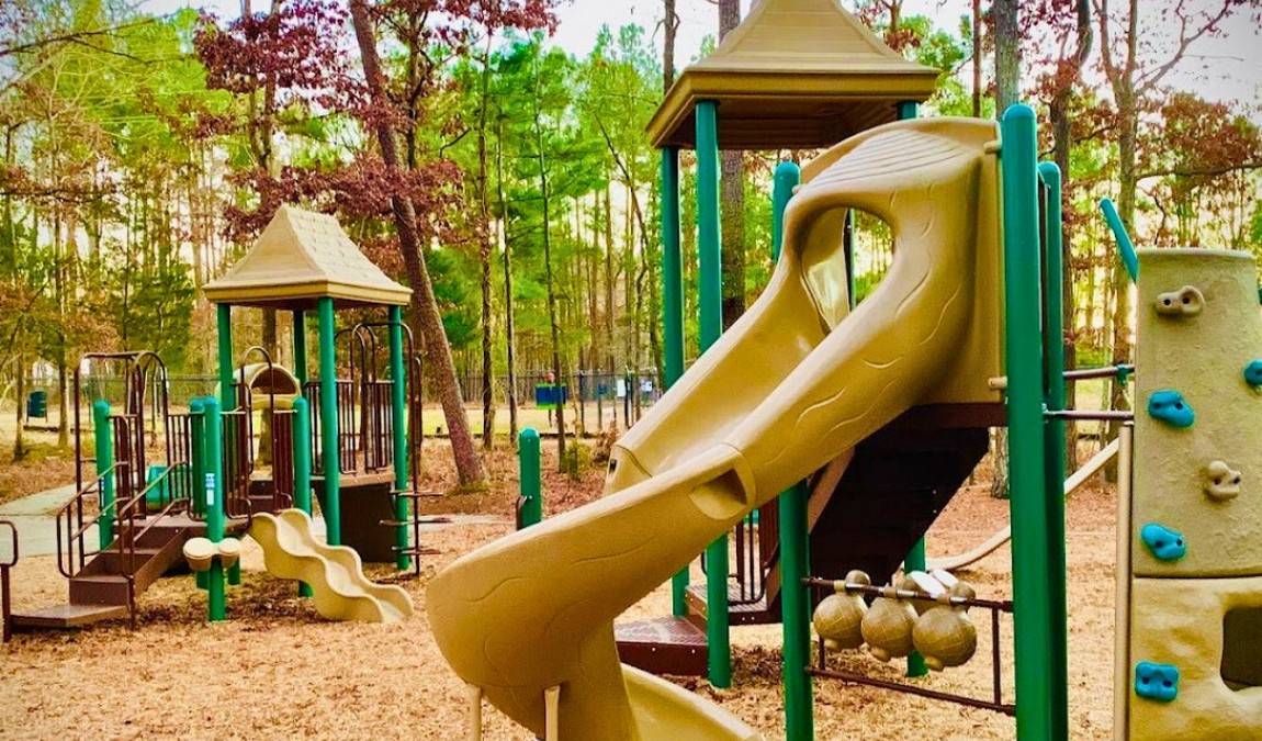 campus hills pool photo 4