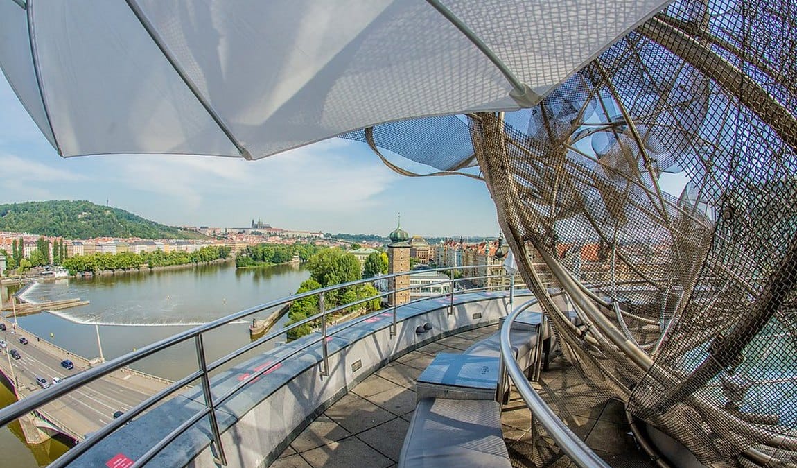 dancing house photo 2