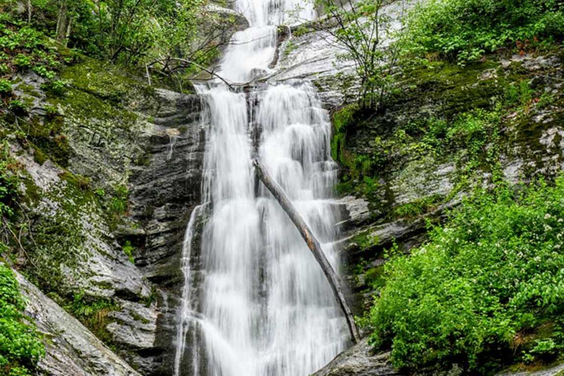 tom's creek falls photo 4