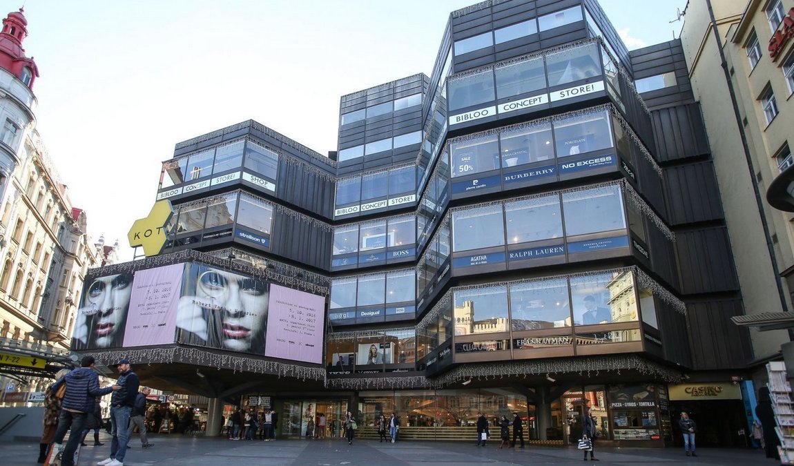 republic square photo 5