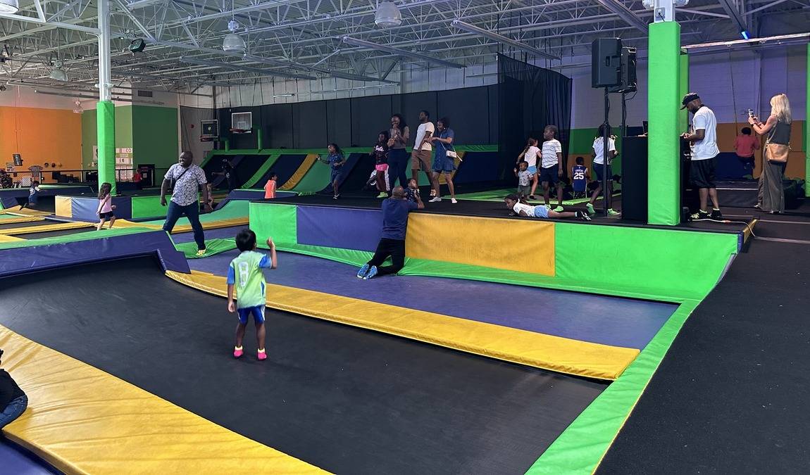 get air trampoline park photo 2