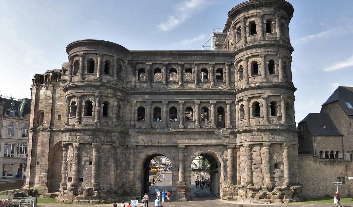 porta nigra photo 3