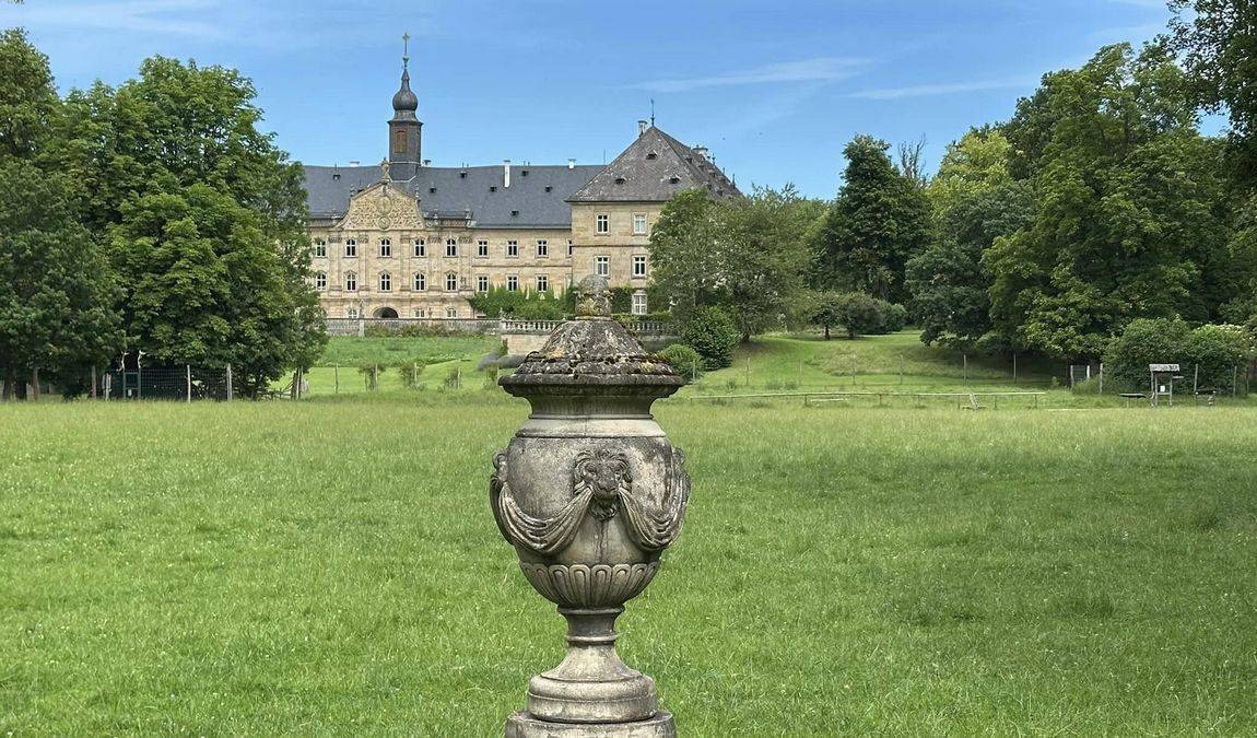 wild park castle tambach photo 2