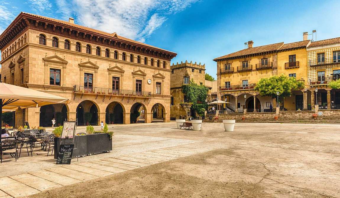 spain square photo 7